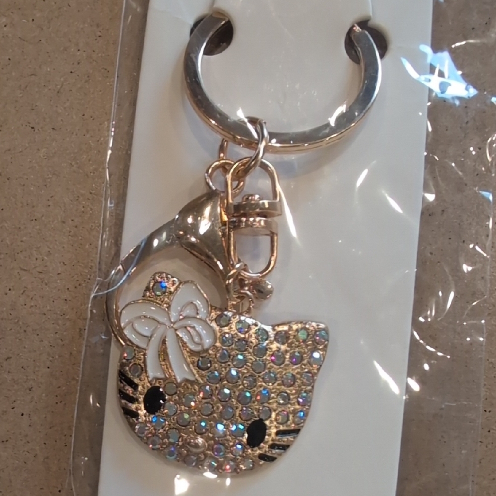 Cute Rhinestone Cat Keychain - Picture 6 of 6